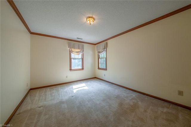 1048 Beecher Road, Winston-salem, NC 27104