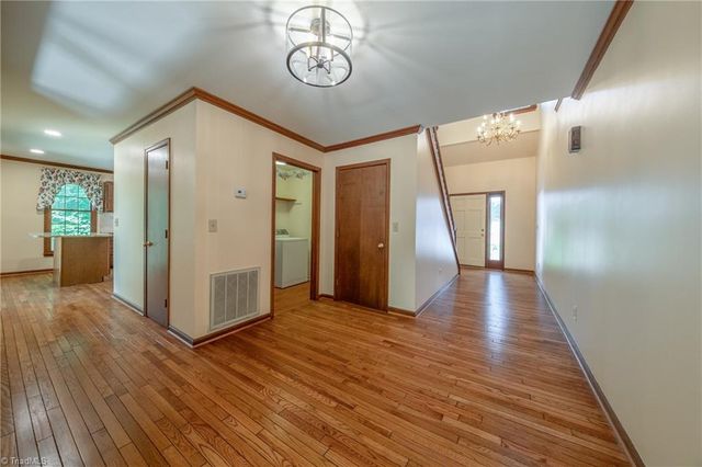 1048 Beecher Road, Winston-salem, NC 27104