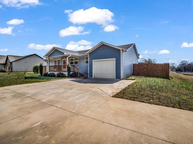 655 W Oconee Street, Chesnee, SC 29323