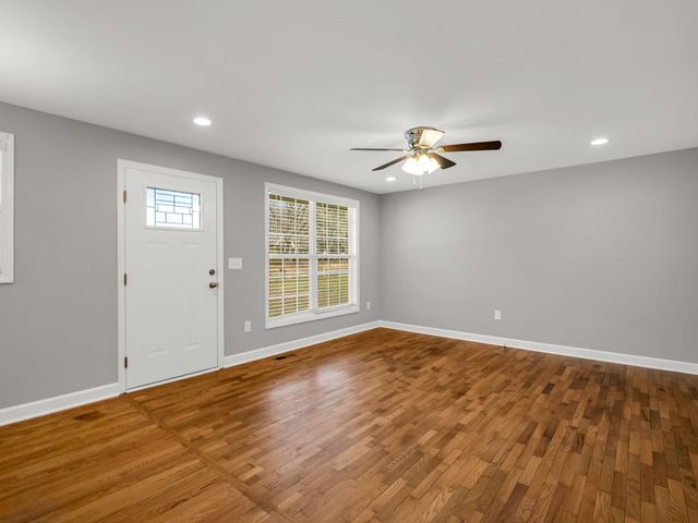 655 W Oconee Street, Chesnee, SC 29323