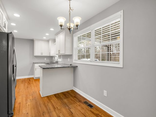 655 W Oconee Street, Chesnee, SC 29323