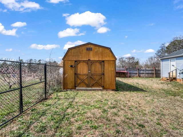 655 W Oconee Street, Chesnee, SC 29323