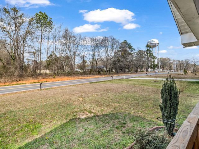 655 W Oconee Street, Chesnee, SC 29323