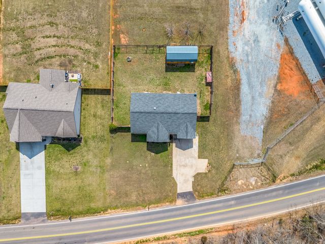 655 W Oconee Street, Chesnee, SC 29323
