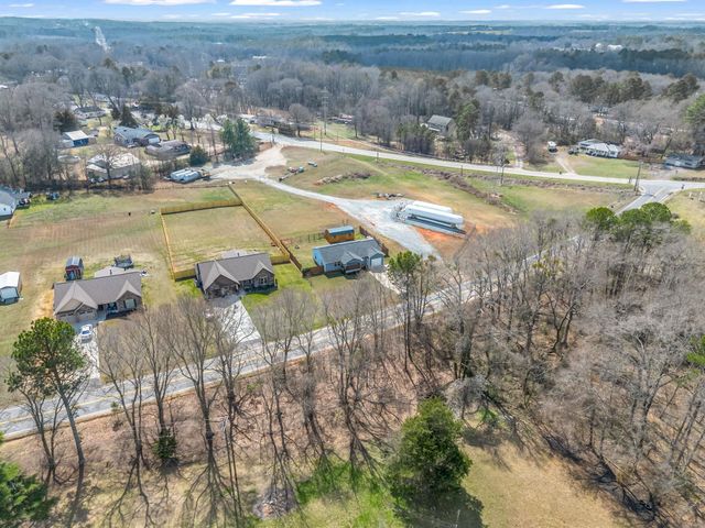 655 W Oconee Street, Chesnee, SC 29323