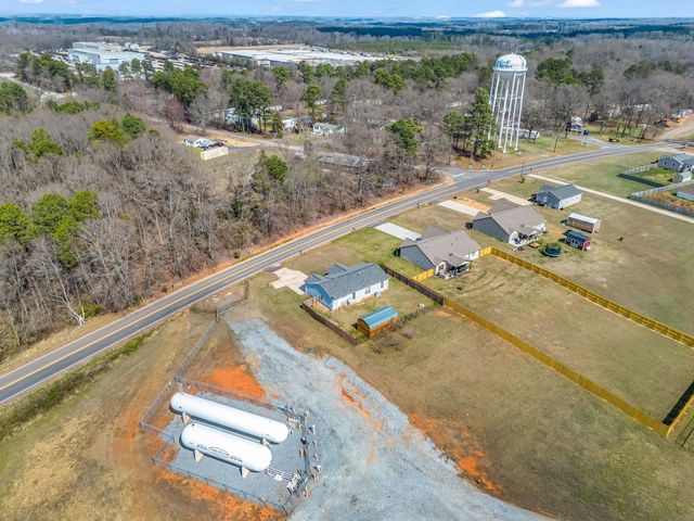 655 W Oconee Street, Chesnee, SC 29323