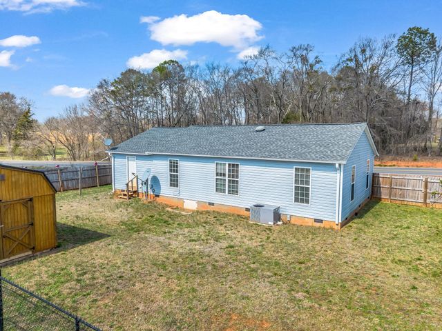 655 W Oconee Street, Chesnee, SC 29323