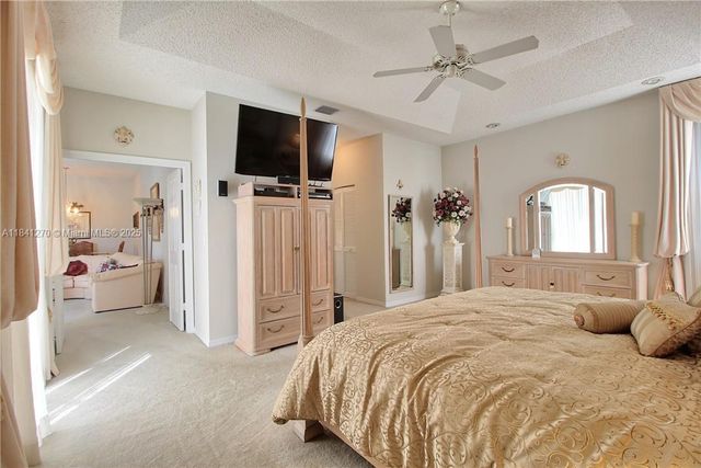 5984 NW 74th St, Parkland, FL 33067