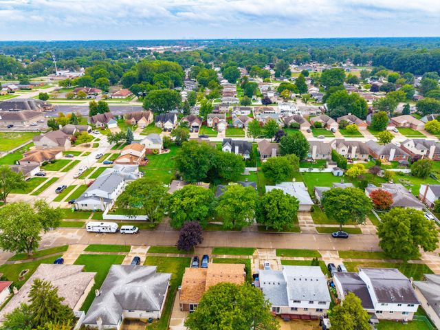 1810 Briarwood Drive, Madison Heights, MI 48071