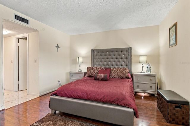 6308 NEWTOWN CIRCLE 8B5, Tampa, FL 33615