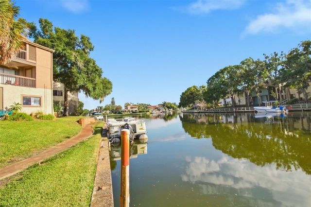 6308 NEWTOWN CIRCLE 8B5, Tampa, FL 33615