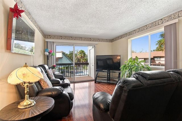 6308 NEWTOWN CIRCLE 8B5, Tampa, FL 33615
