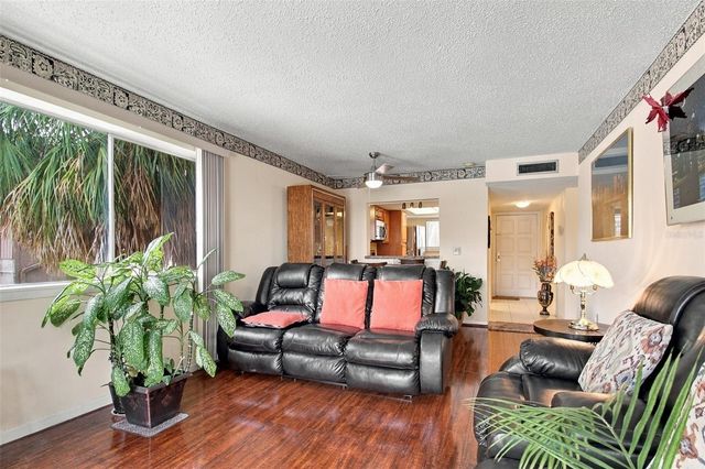 6308 NEWTOWN CIRCLE 8B5, Tampa, FL 33615