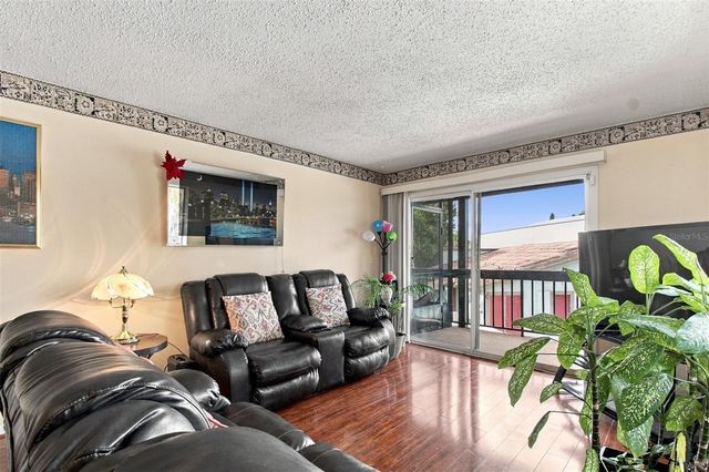 6308 NEWTOWN CIRCLE 8B5, Tampa, FL 33615