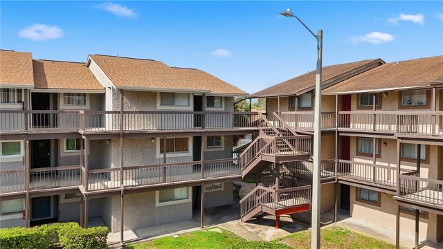 6308 NEWTOWN CIRCLE 8B5, Tampa, FL 33615