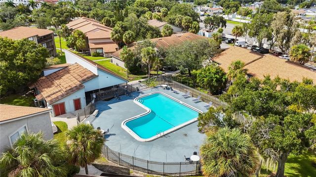 6308 NEWTOWN CIRCLE 8B5, Tampa, FL 33615