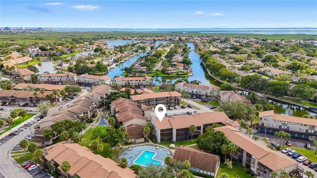 6308 NEWTOWN CIRCLE 8B5, Tampa, FL 33615