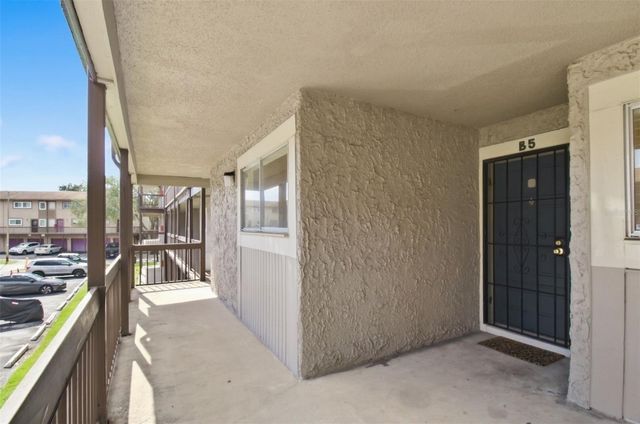 6308 NEWTOWN CIRCLE 8B5, Tampa, FL 33615