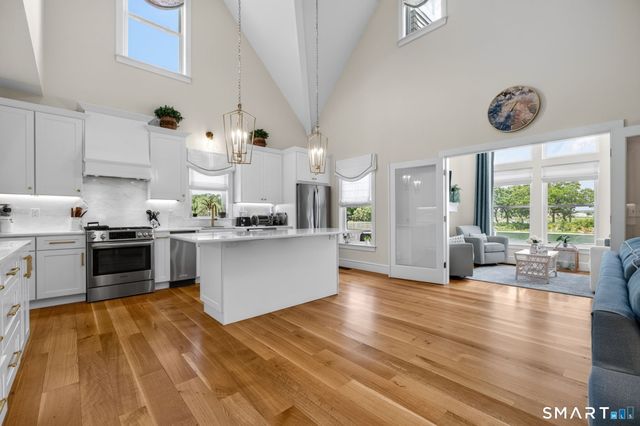 48 Bakers Cove, Groton, CT 06340