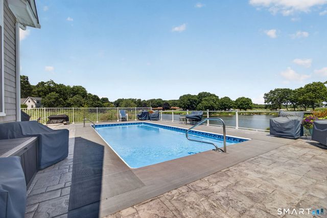 48 Bakers Cove, Groton, CT 06340