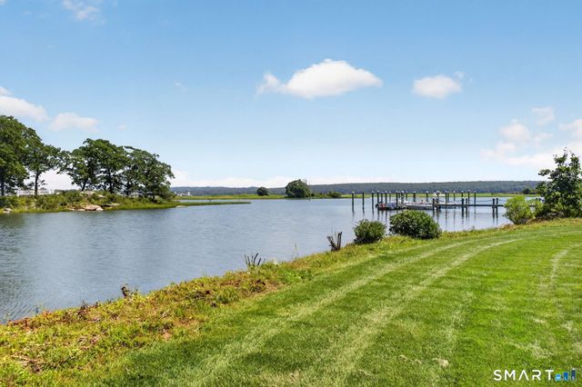 48 Bakers Cove, Groton, CT 06340