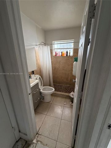 2200 NW 110th St, Miami, FL 33167