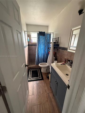 2200 NW 110th St, Miami, FL 33167