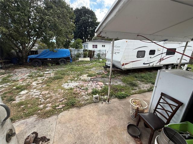 2200 NW 110th St, Miami, FL 33167