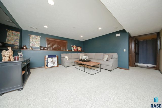 2700 E Whisper Trl Trail, Sioux Falls, SD 57108