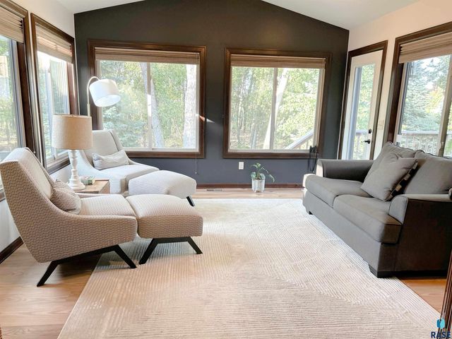 2700 E Whisper Trl Trail, Sioux Falls, SD 57108