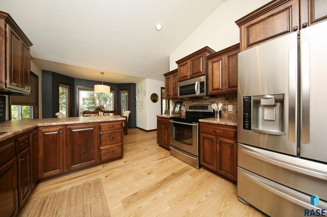 2700 E Whisper Trl Trail, Sioux Falls, SD 57108