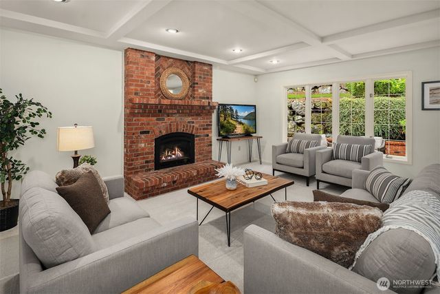 20427 NE 64th Place, Redmond, WA 98053