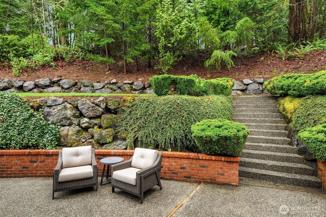 20427 NE 64th Place, Redmond, WA 98053