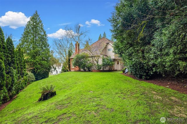 20427 NE 64th Place, Redmond, WA 98053