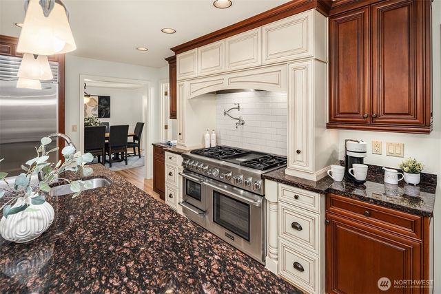 20427 NE 64th Place, Redmond, WA 98053