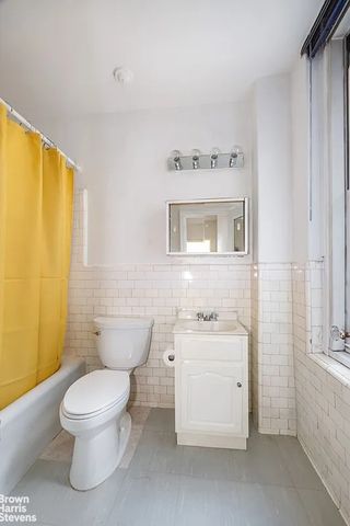 325 W 45th St Apt 108, New York City, NY 10036