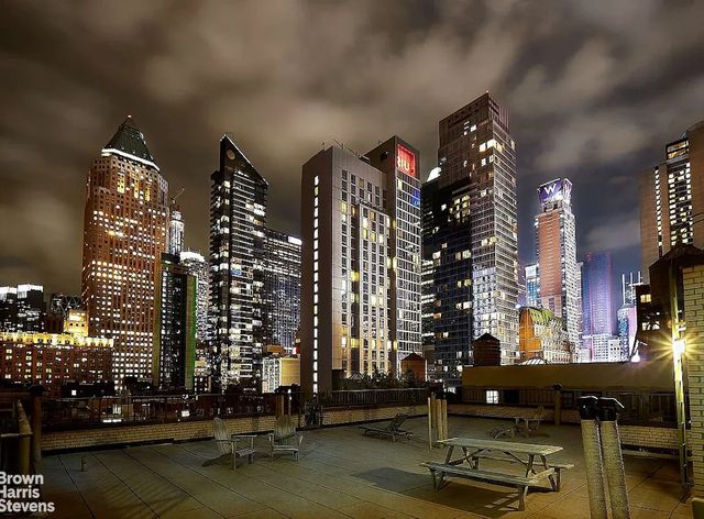 325 W 45th St Apt 108, New York City, NY 10036