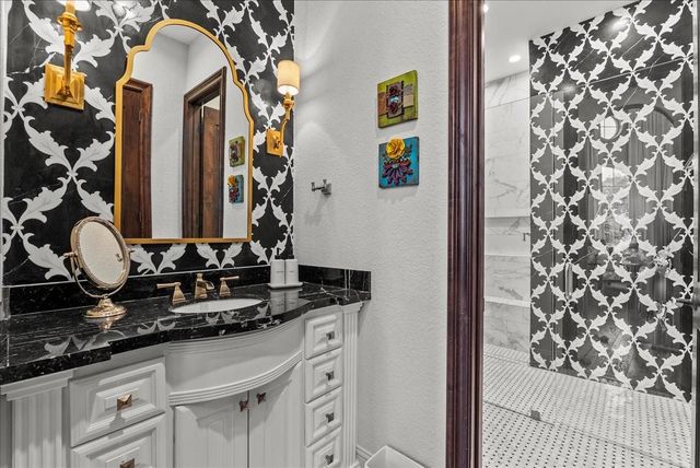 1628 Enterprise Avenue, League City, TX 77573