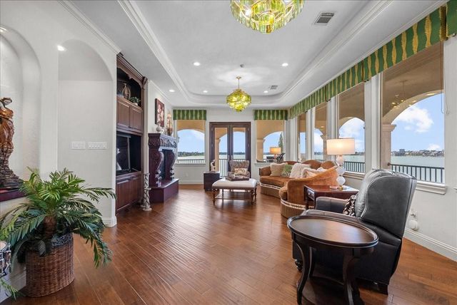 1628 Enterprise Avenue, League City, TX 77573