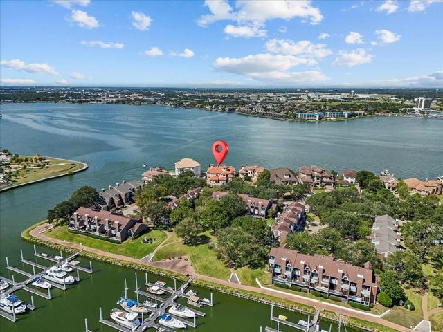 1628 Enterprise Avenue, League City, TX 77573