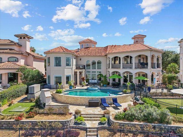 1628 Enterprise Avenue, League City, TX 77573