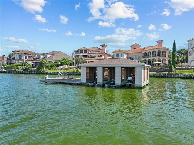 1628 Enterprise Avenue, League City, TX 77573