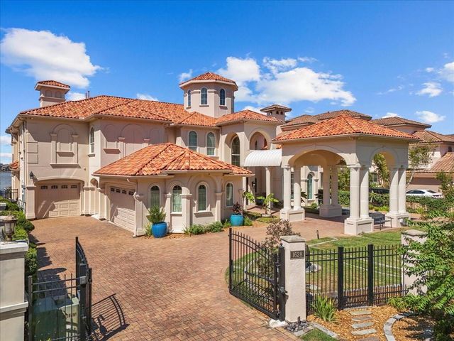 1628 Enterprise Avenue, League City, TX 77573