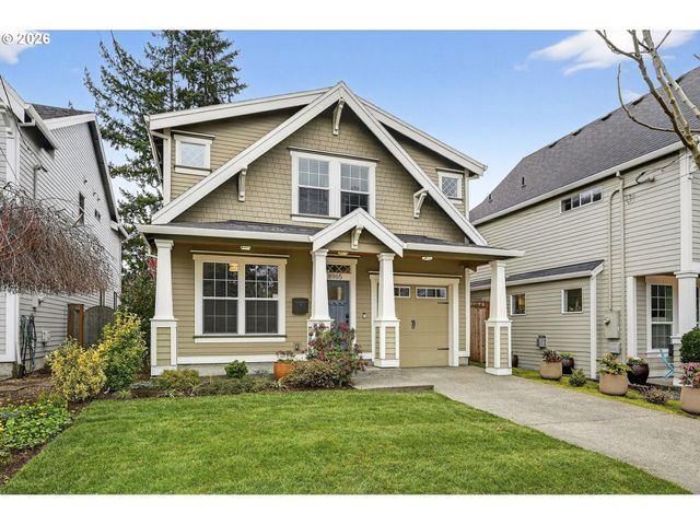 8965 N CLARENDON Ave, Portland, OR 97203