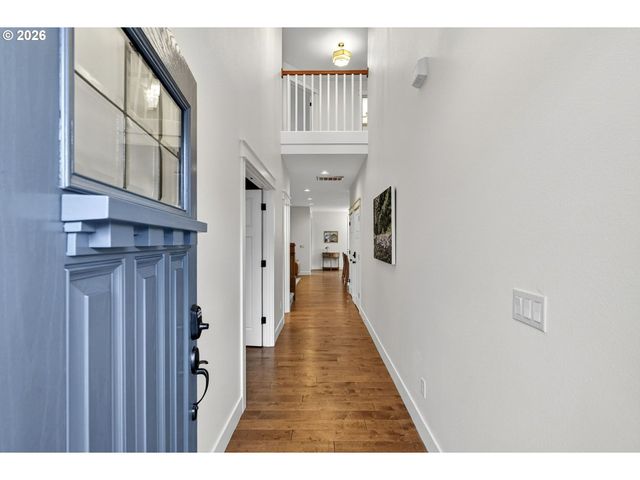 8965 N CLARENDON Ave, Portland, OR 97203