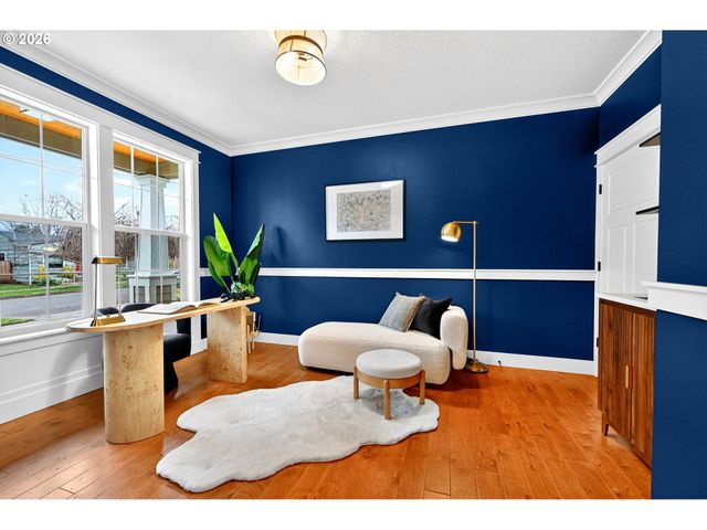 8965 N CLARENDON Ave, Portland, OR 97203