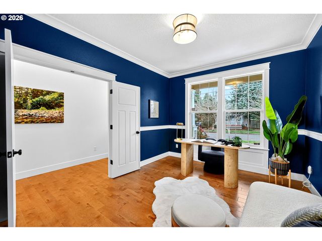 8965 N CLARENDON Ave, Portland, OR 97203