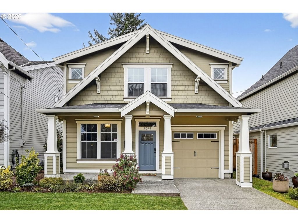 8965 N CLARENDON Ave, Portland, OR 97203