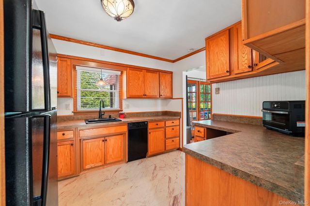 28 Park Hill Drive, New Windsor, NY 12553