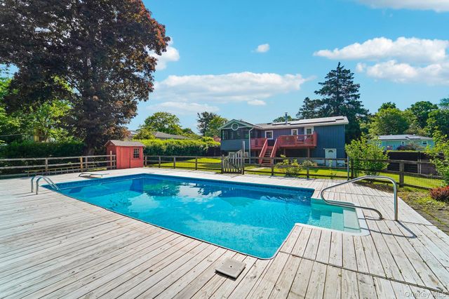 28 Park Hill Drive, New Windsor, NY 12553